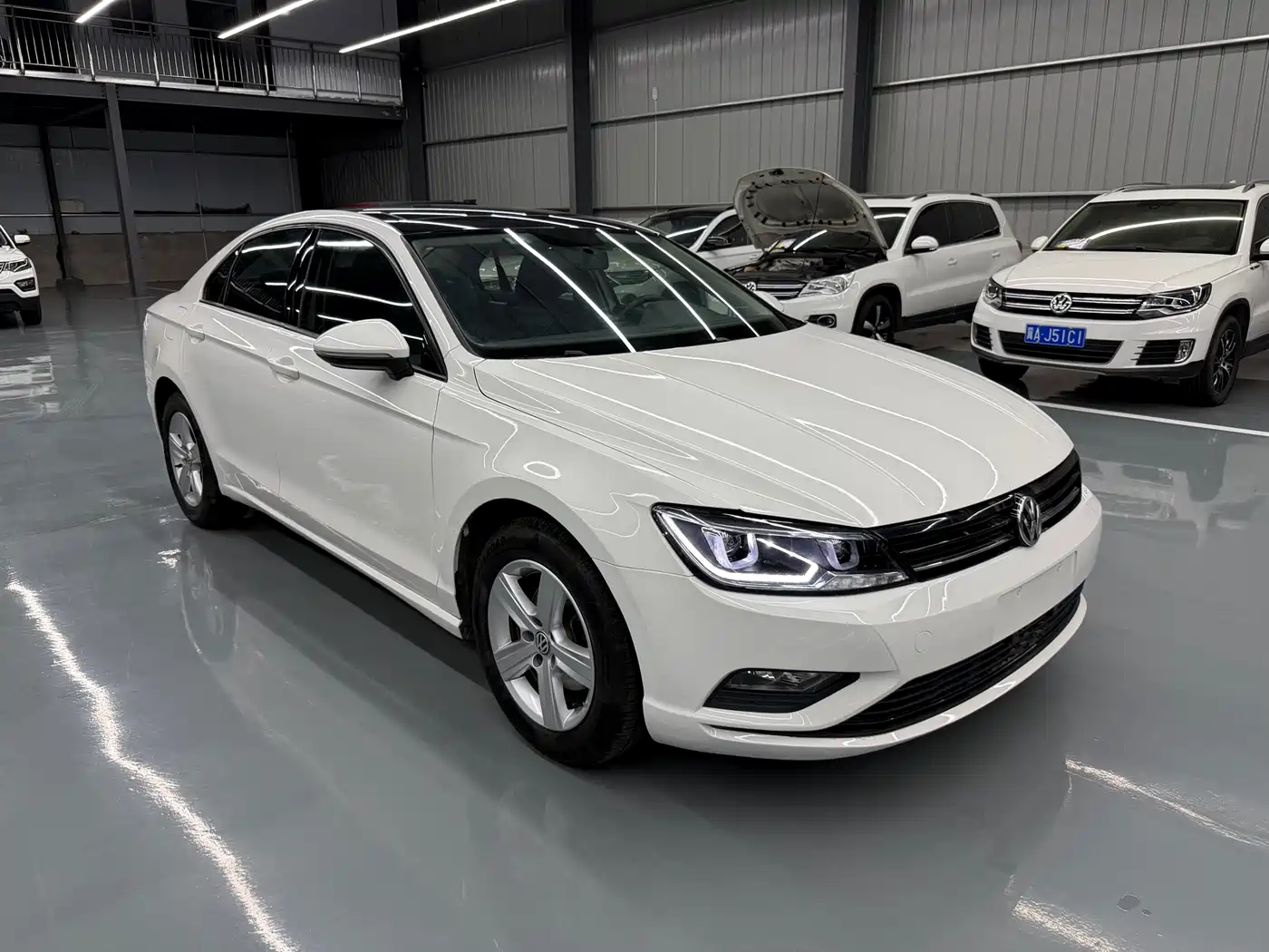 Volkswagen Lamando 2017 230TSI DSG Trend Edition фото 3