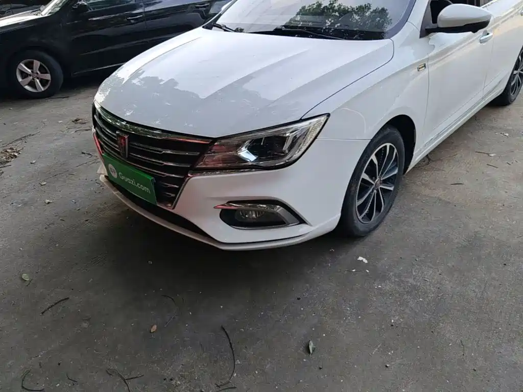 Фото 24 - Roewe i5
