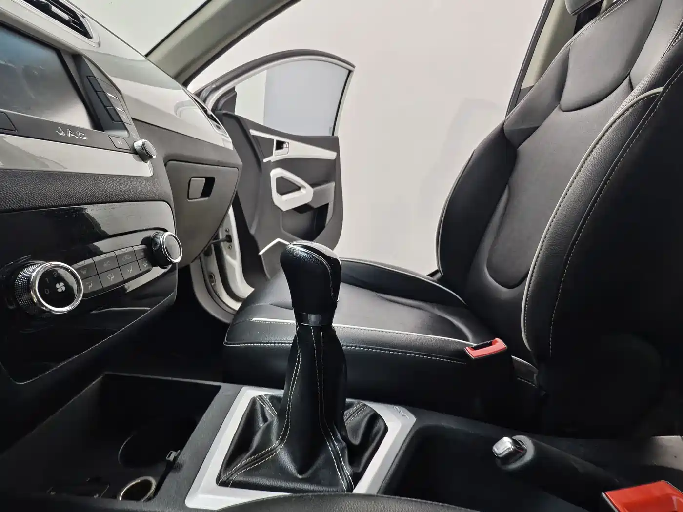 JAC Motors Refine S2 2015 2015 1.5L Manual Luxury Smart