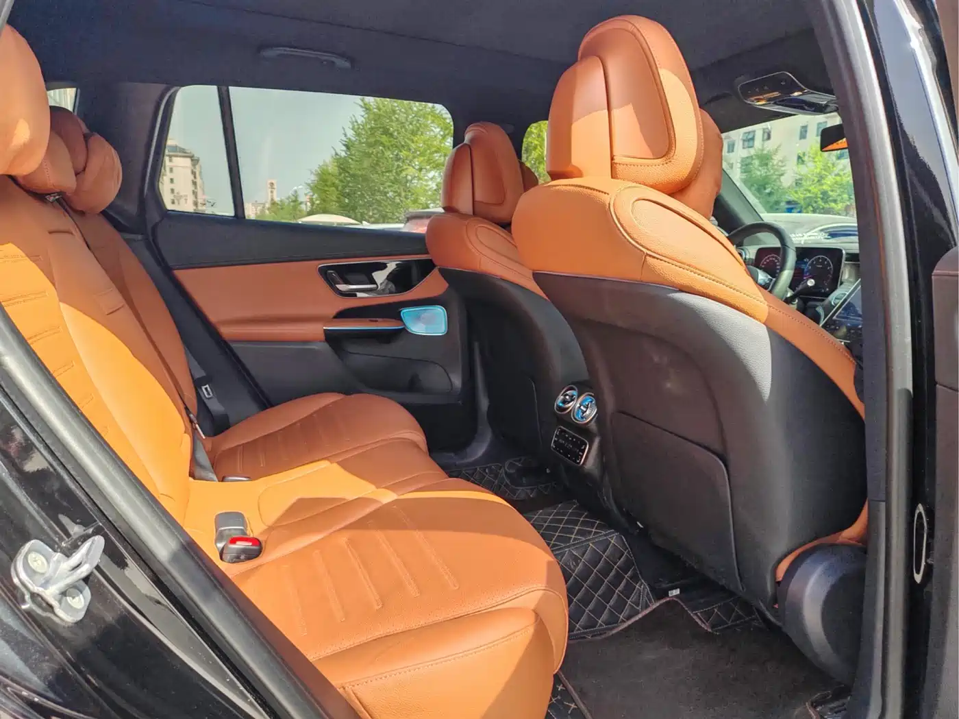 Mercedes-Benz GLC 2024 GLC 260 L 4MATIC Dynamic 5-seater фото 8