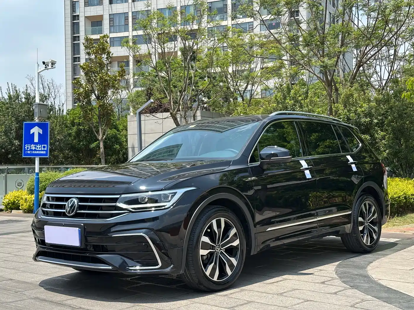 Volkswagen Tiguan L 2022 330TSI Auto 2WD R-Line Premium Edition