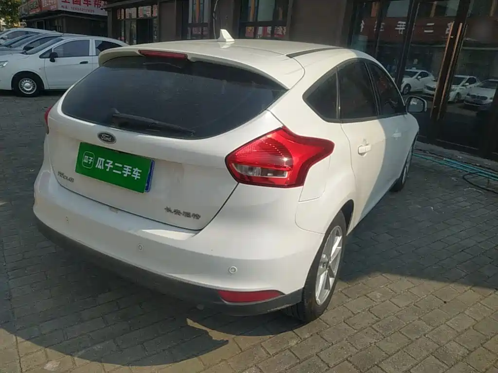 Фото 7 - Ford Focus
