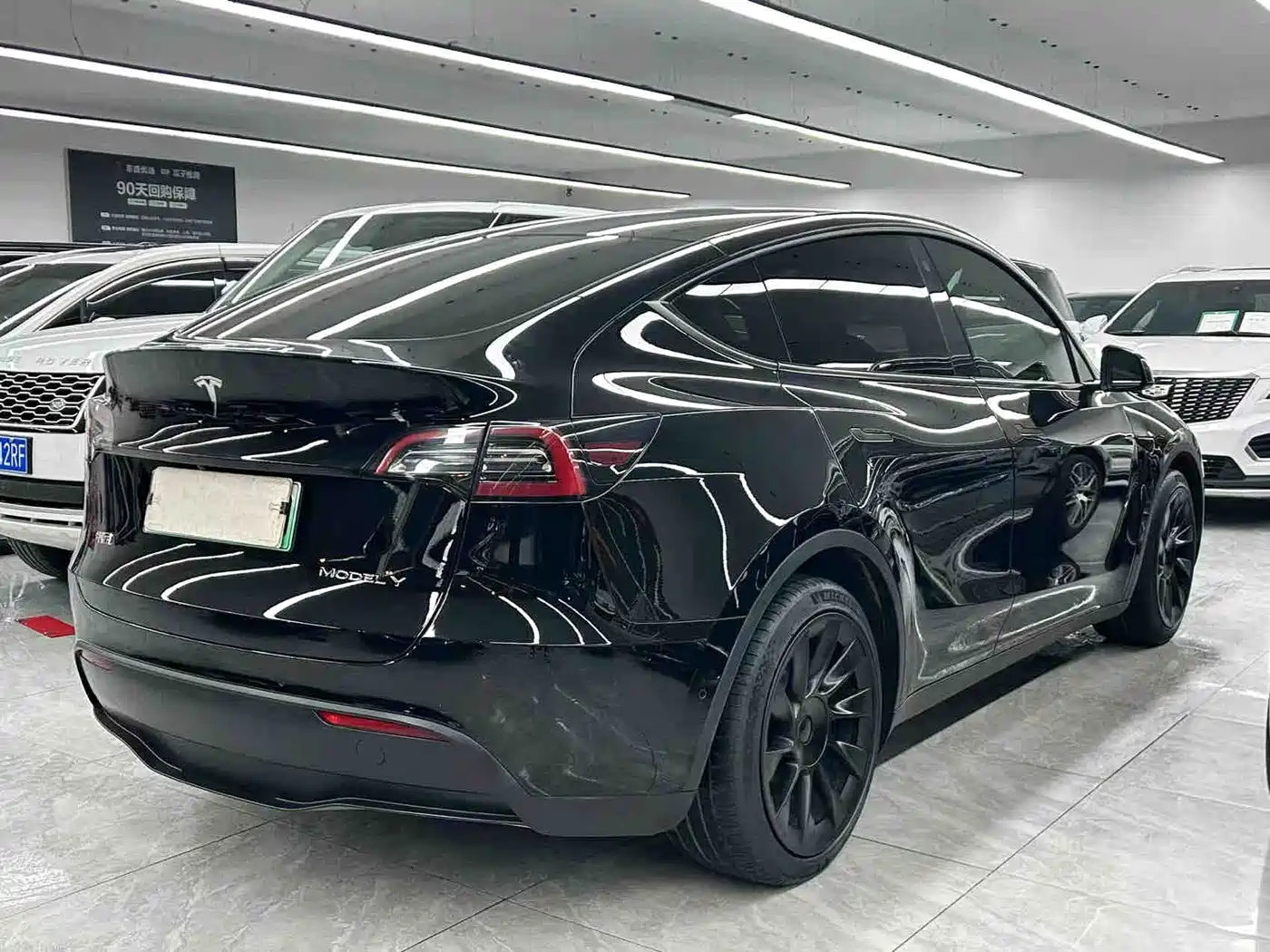 TESLA MODEL Y