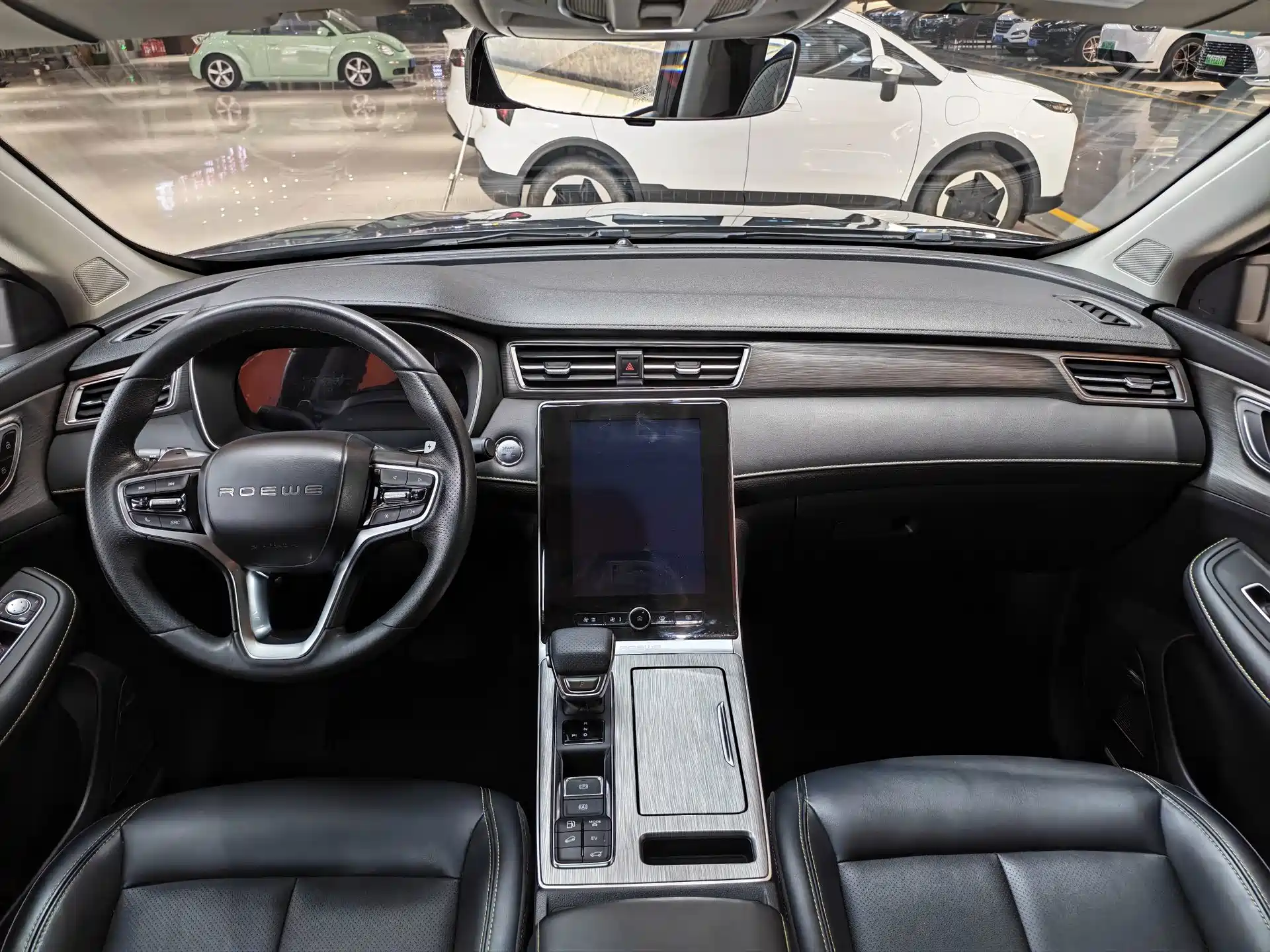 Фото 9 - Roewe RX5 New Energy