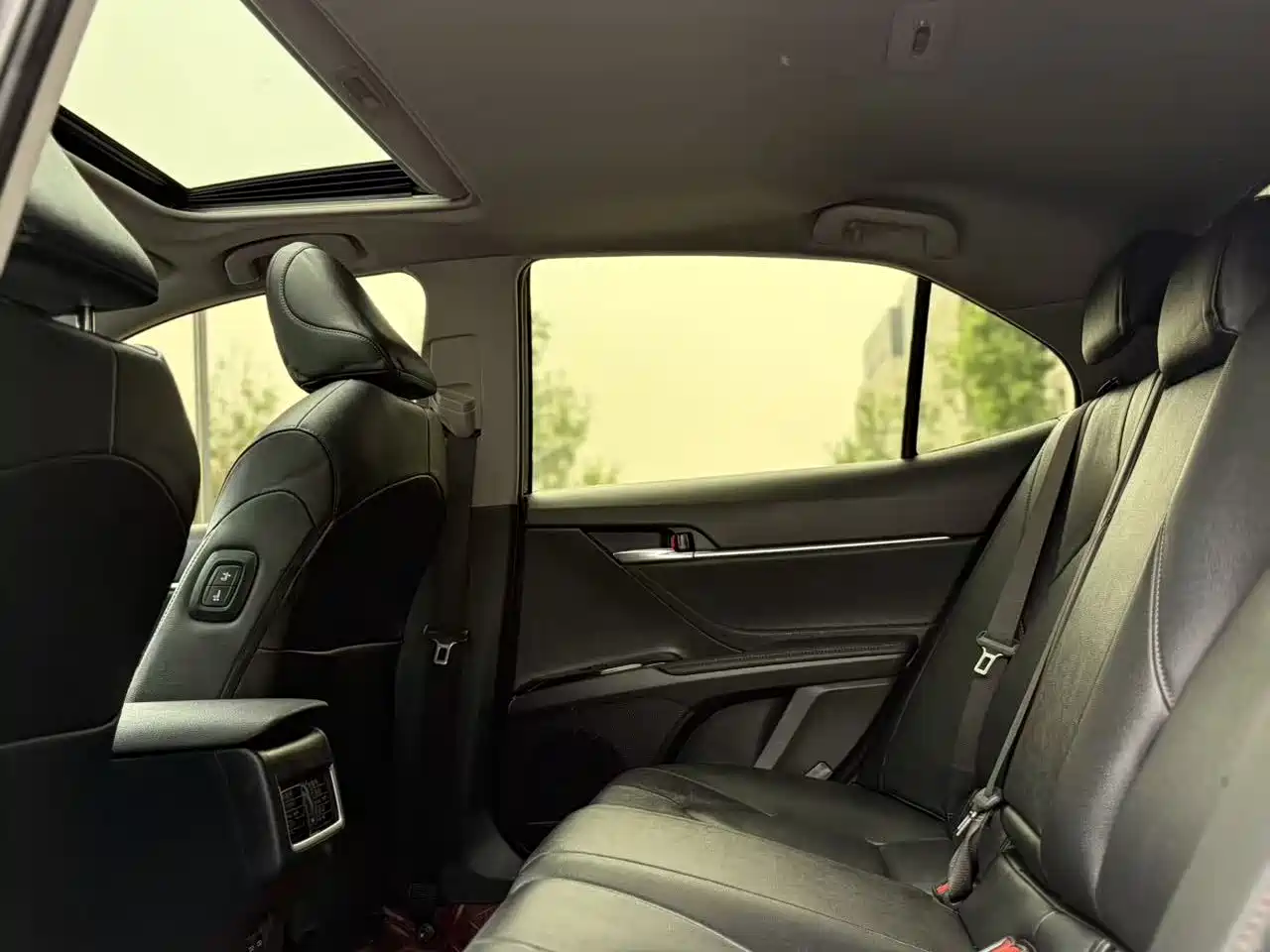 Toyota Camry 2023 2.0G Luxury Edition фото 18