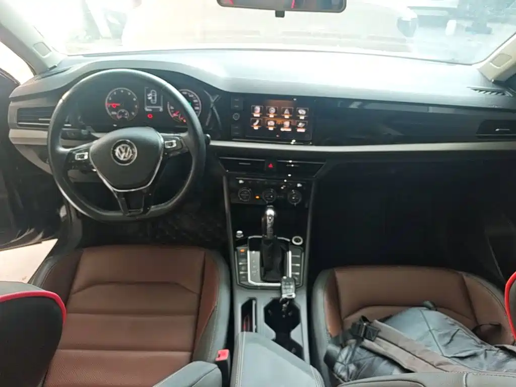 Фото 10 - Volkswagen Lavida