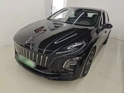 Hongqi E-QM5