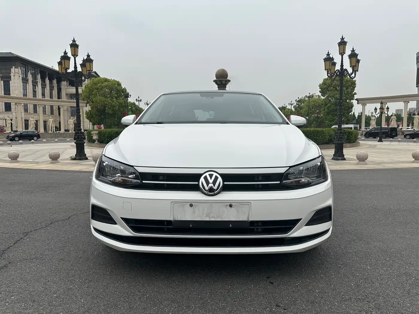 Volkswagen Polo 2019 Plus 1.5L Automatic Colorful Tech Edition фото 2
