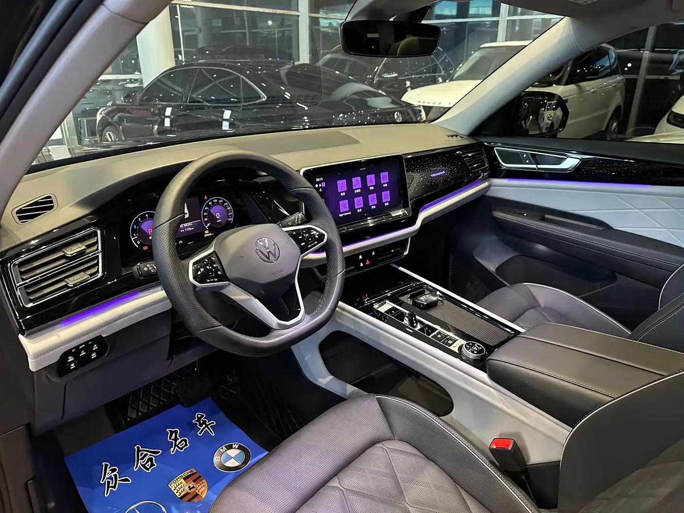 Volkswagen Teramont 2024 380TSI 4WD Dragon Glory Edition фото 13