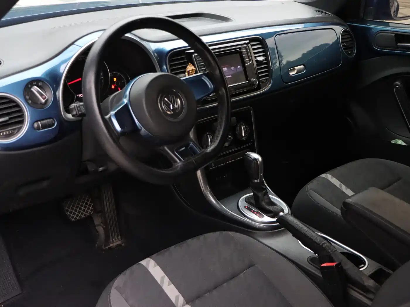 Volkswagen Beetle 2017 180TSI Enjoy фото 13