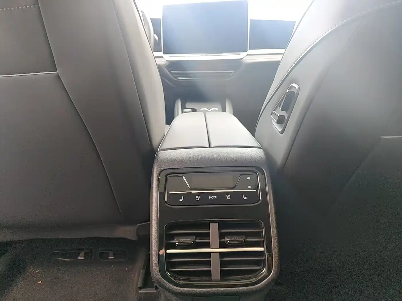 صورة 9 - Volkswagen Passat