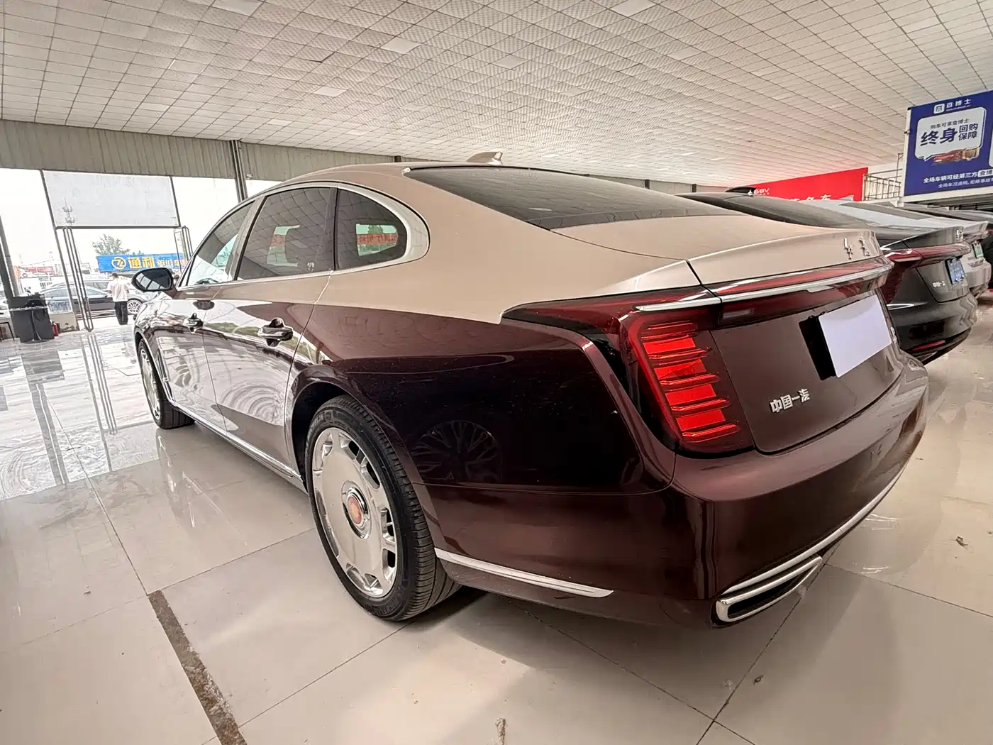 Hongqi H9 2024 2.0T Qi Enjoy Luxury Business Edition фото 11