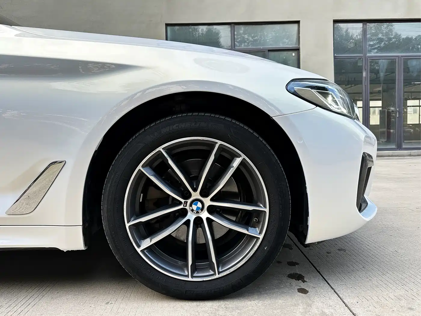 BMW 5 Series 2022 525Li M Sport Package фото 9