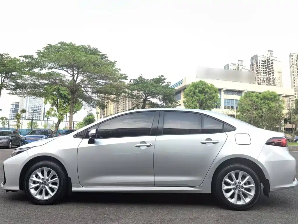 Toyota Corolla 2021 1.2T S-CVT Elite PLUS Edition фото 8