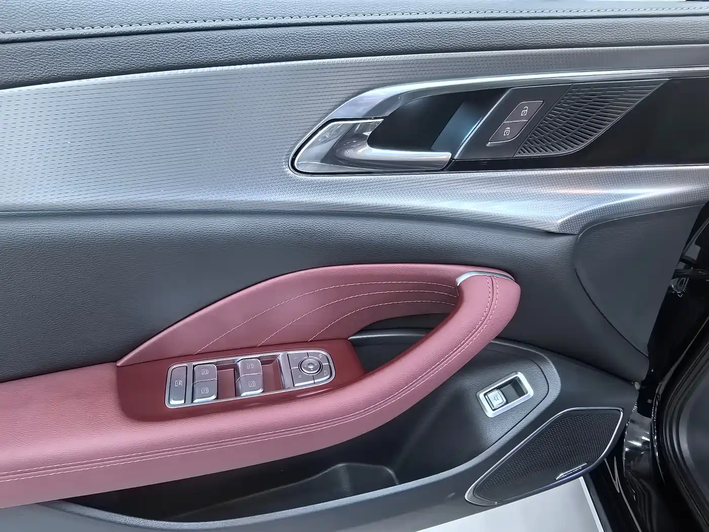 Hongqi H5 2023 2.0T Auto Smart Connect Flag Comfort фото 14