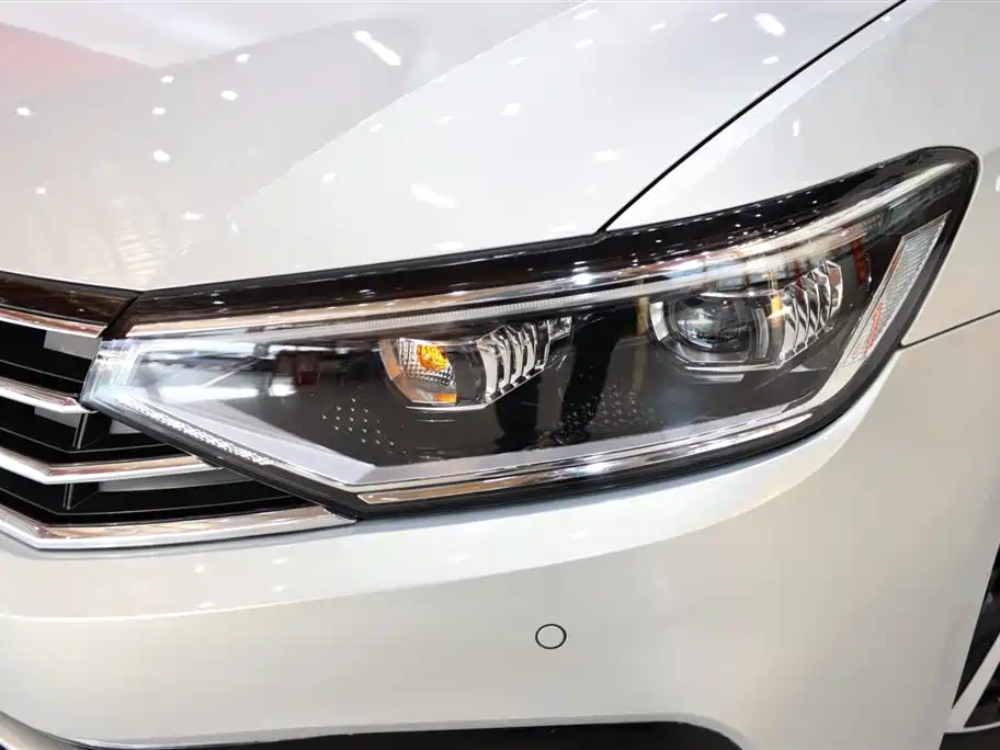Volkswagen Magotan 2020 280TSI DSG Leading фото 18