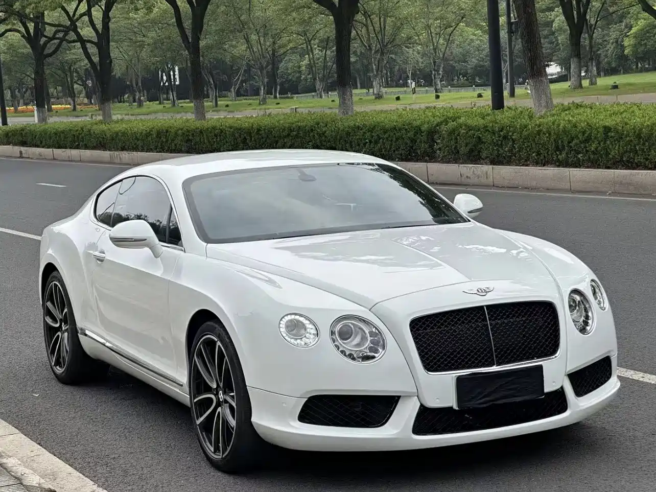 Photo 1 - Bentley Continental