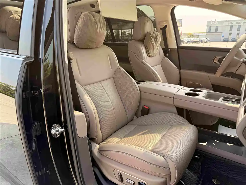 Li Auto Li i8 2026 2025 Standard Edition