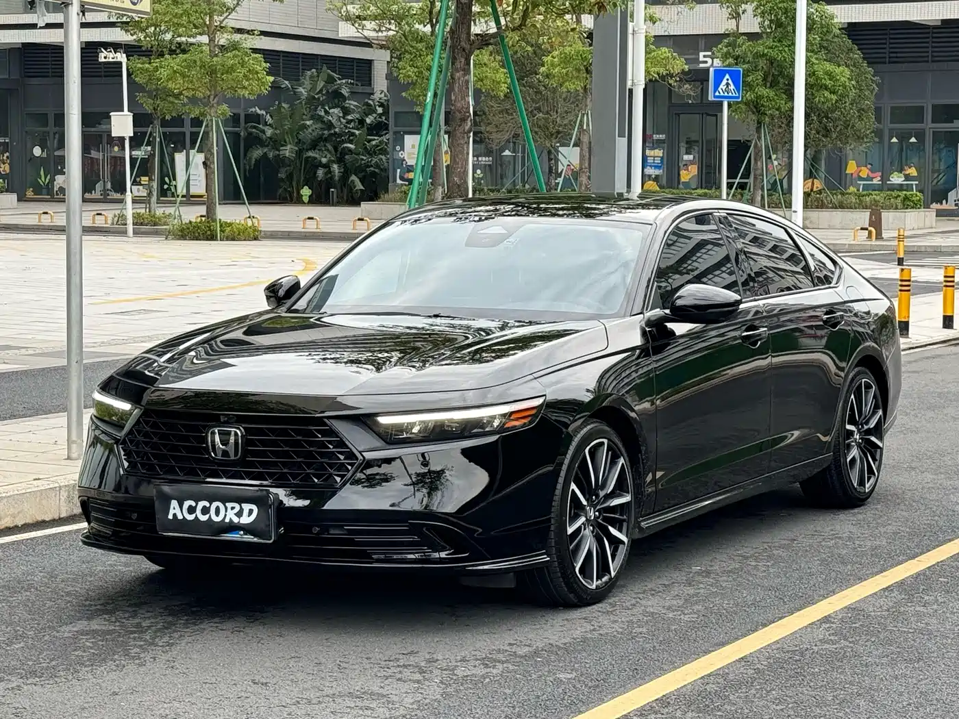 Фото 1 - Honda Accord