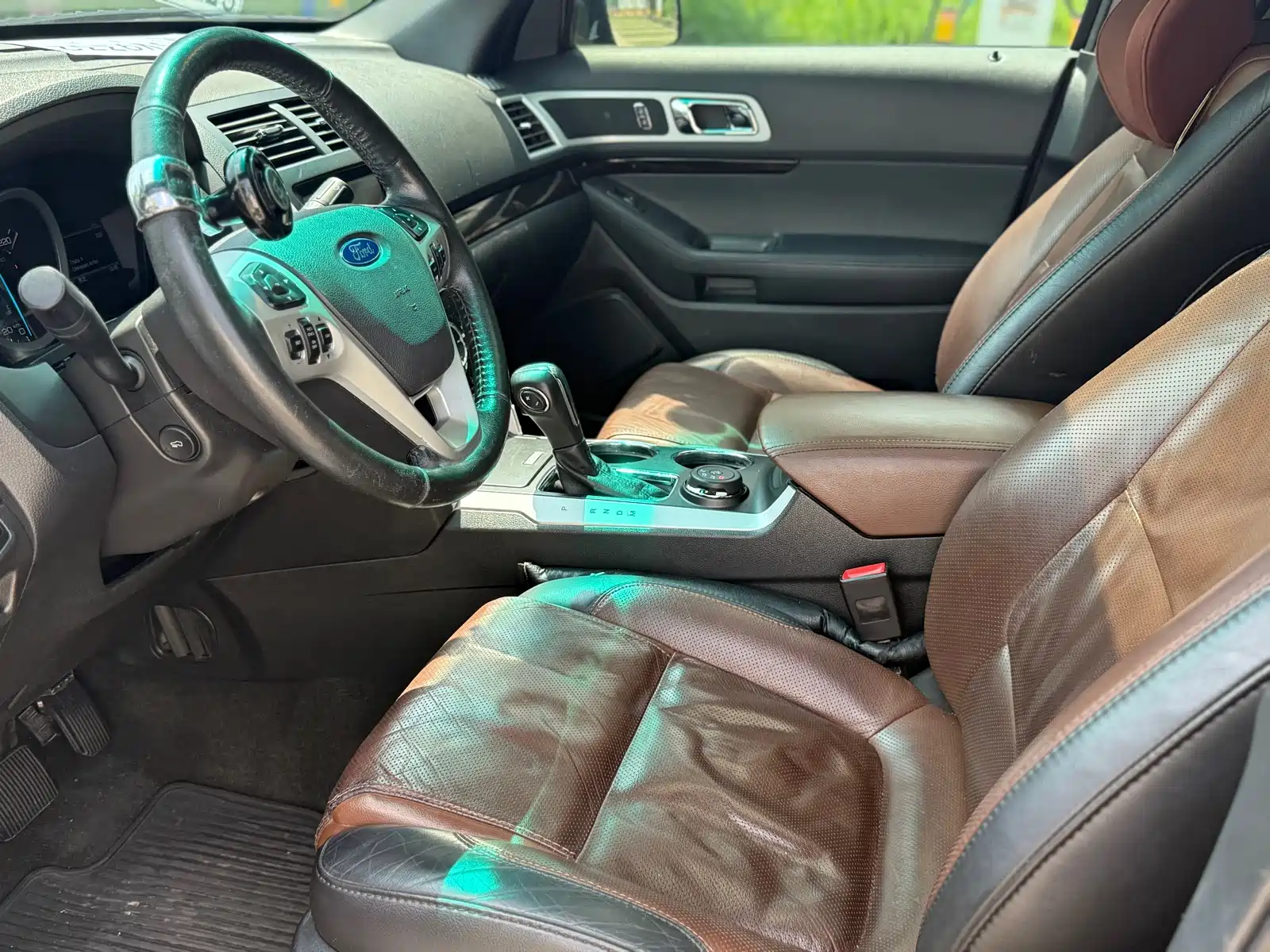 Фото 8 - Ford Explorer (Import)