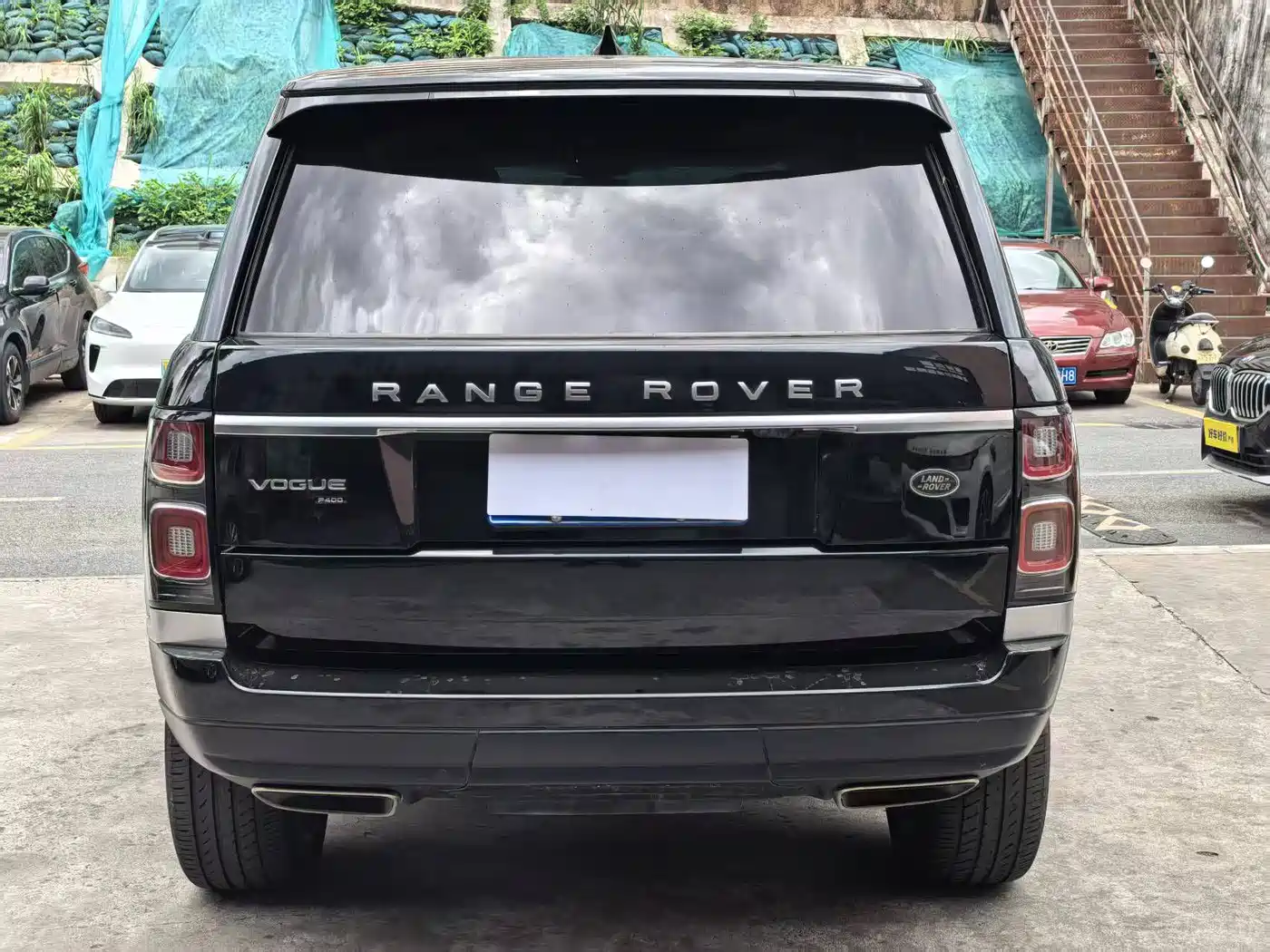Land Rover Range Rover 2021 3.0 L6 Heritage Extended Classic Edition фото 6