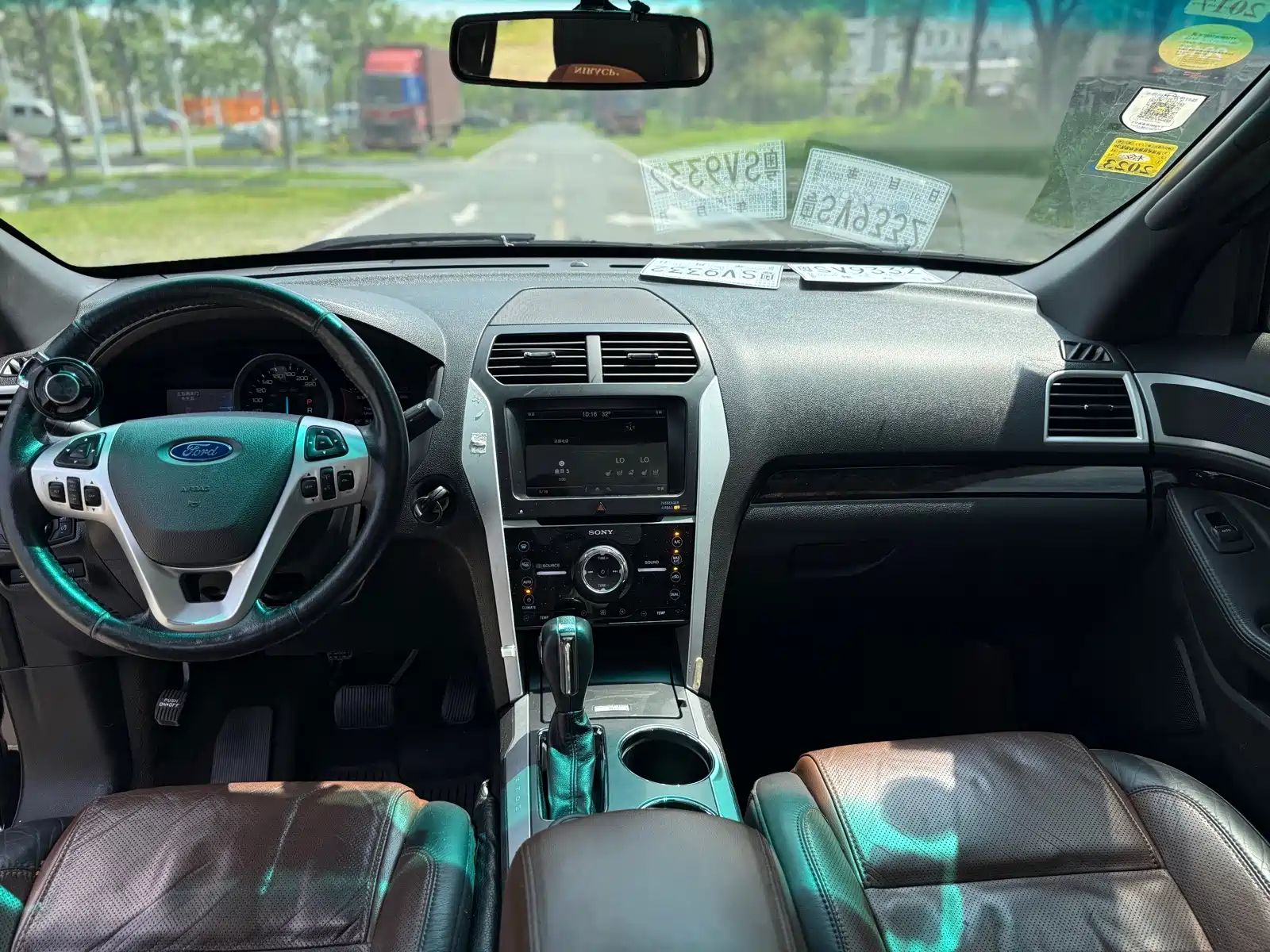 Фото 9 - Ford Explorer (Import)