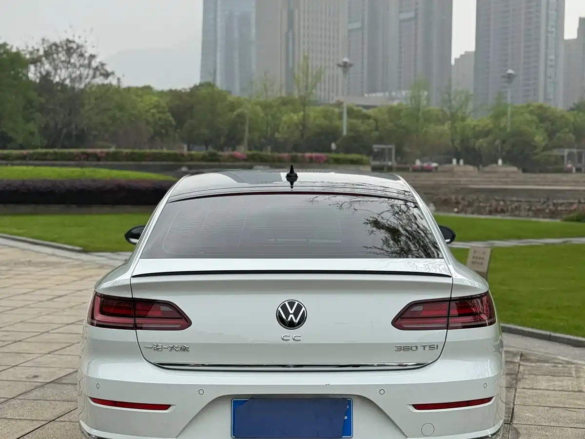Volkswagen FAW-Volkswagen CC 2023 380TSI Eye-catching Edition фото 17