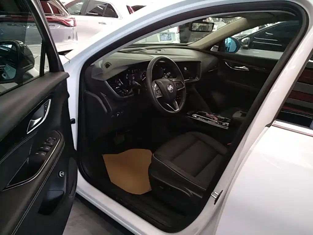 Buick Envision Plus 2024 2023 Enclave Plus 652T 5-Seater AWD Luxury