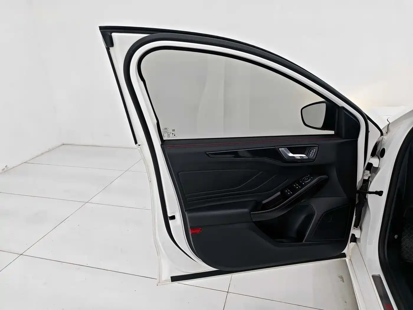 FORD FOX