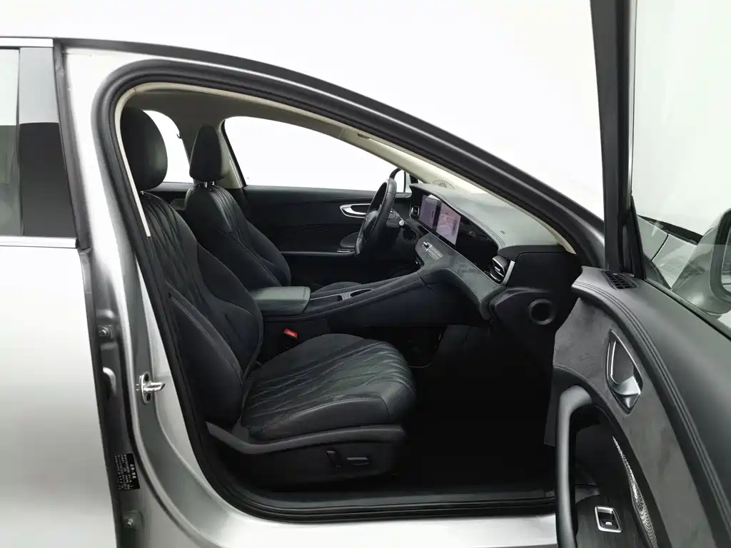 Roewe D7 2023 2023 DMH 125km Flagship Edition