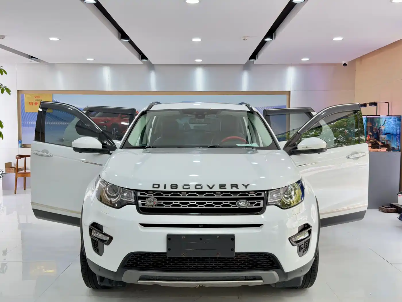 Land Rover Discovery Sport 2017 2.0T SE фото 15