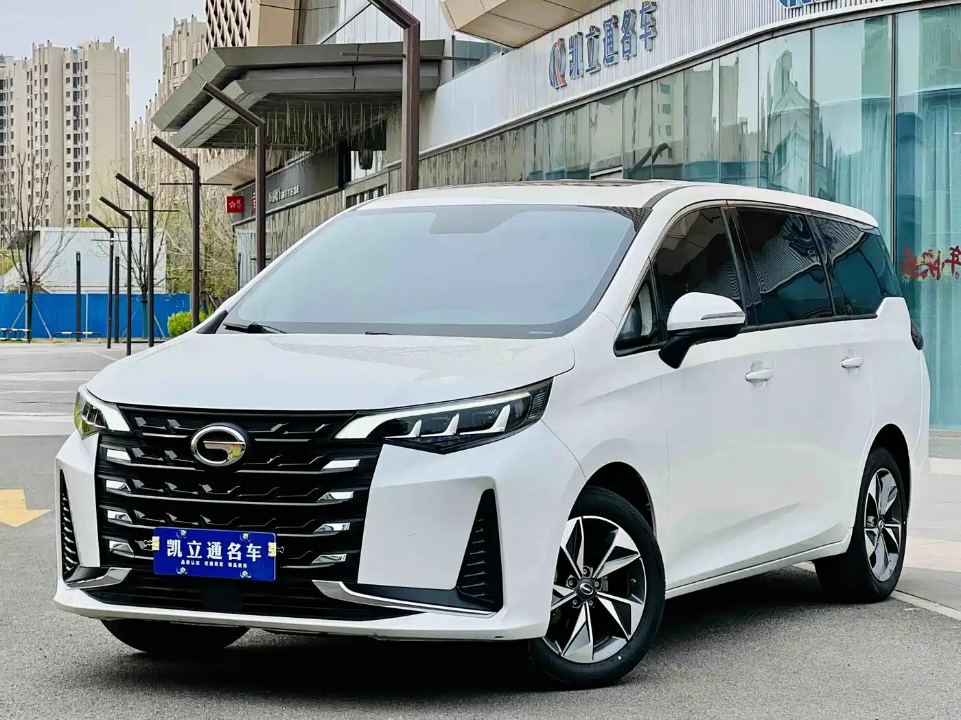 GAC Trumpchi Trumpchi M6 2023 PRO 270T DCT Luxury Edition