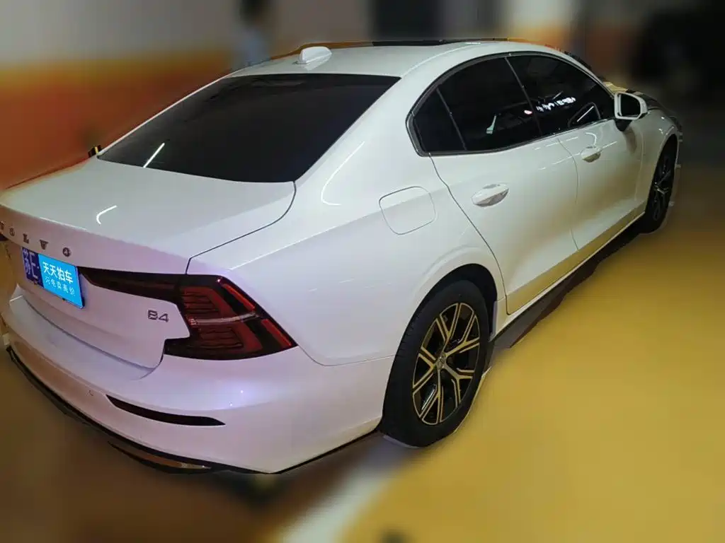 Volvo S60 2026 2026 B4 Smart Luxury Edition