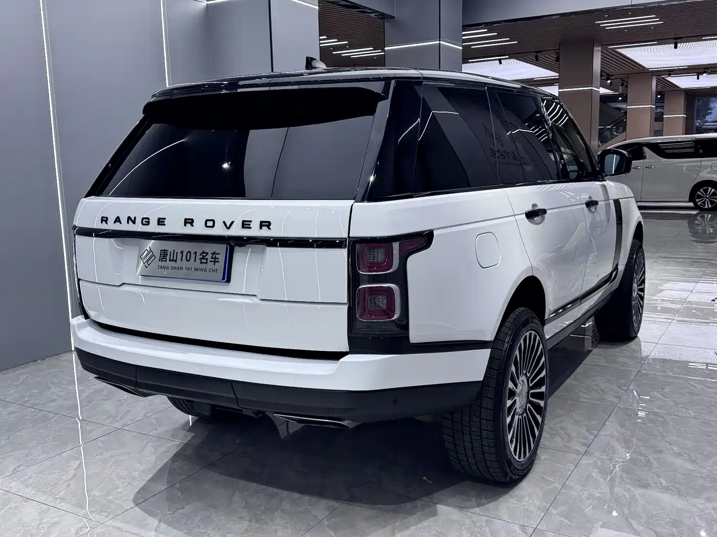 Land Rover Range Rover 2018 3.0 SC V6 Golden Age Edition фото 9