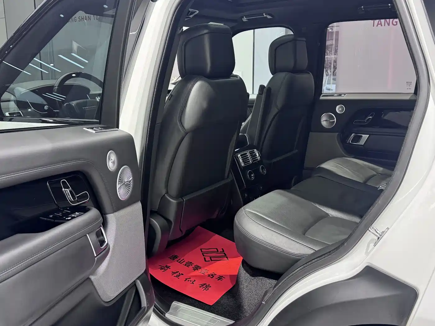 Land Rover Range Rover 2018 3.0 SC V6 Golden Age Edition фото 23