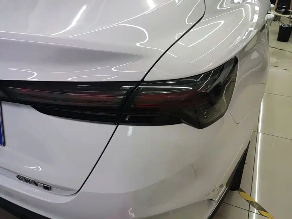 Фото 8 - Geely Binrui