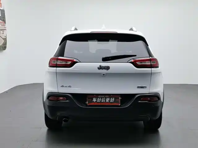 Jeep Cherokee (Import) 2014 2.4L Luxury — фото 4