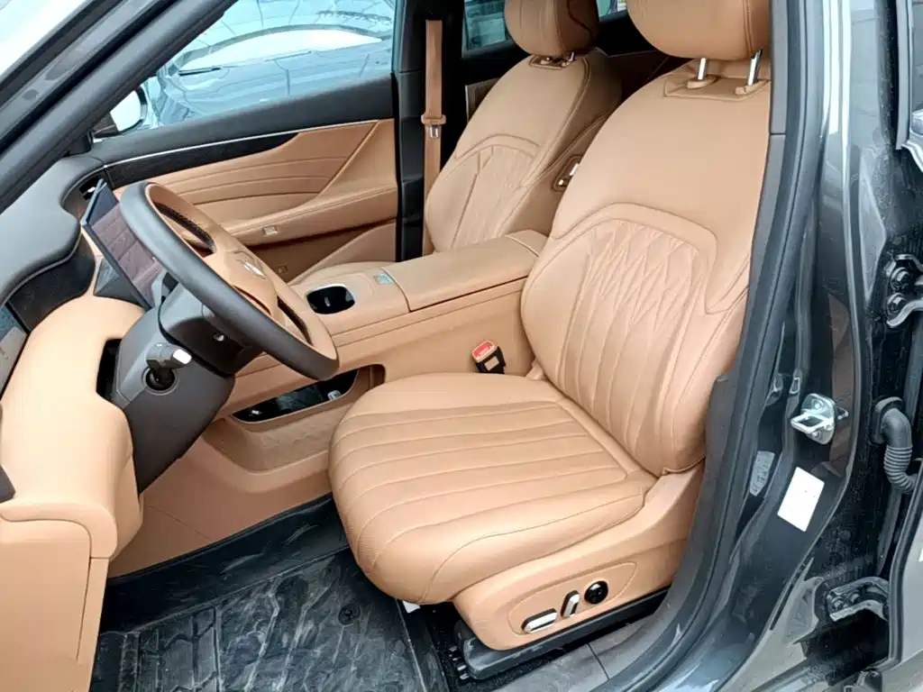 Dongfeng Aeolus L8 2025 2025 Plug-in Hybrid