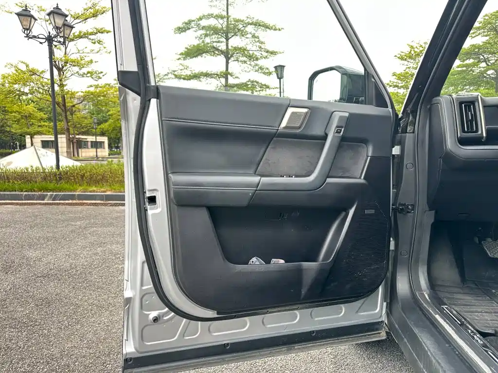 Photo 4 - iCAR 03T