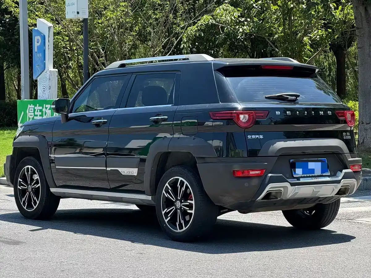 BAIC ORV Beijing Offroad BJ20 2017 2016 1.5T CVT Luxury