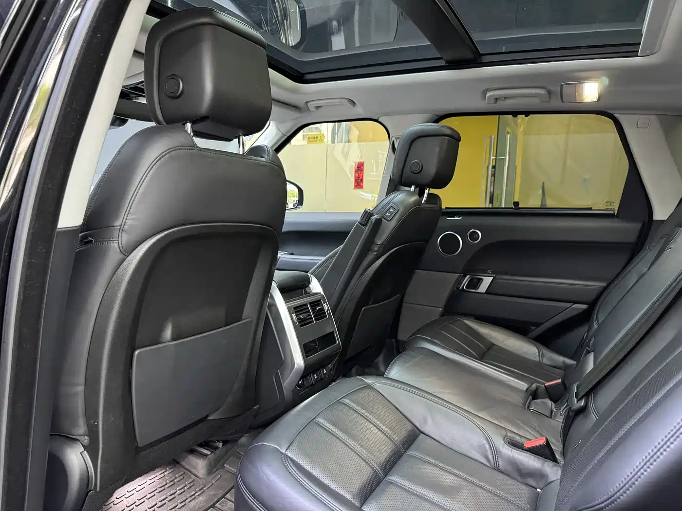 Land Rover Range Rover Sport 2019 3.0 SC V6 Special Edition фото 7
