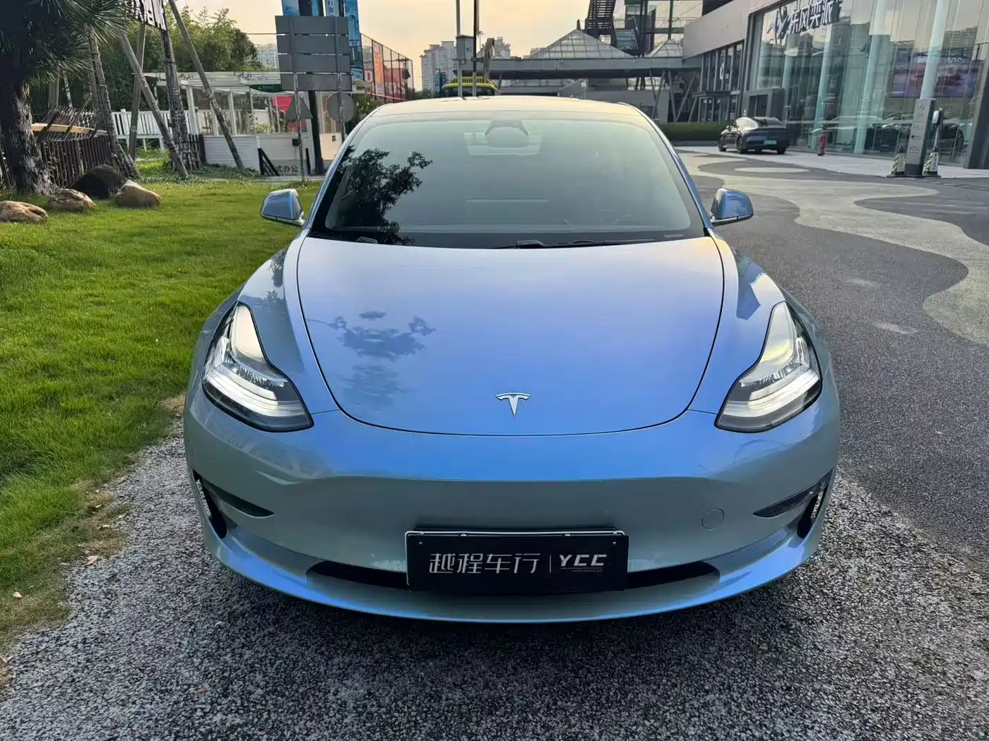 Tesla Model 3 (Import) 2019 2019 Long Range RWD Version