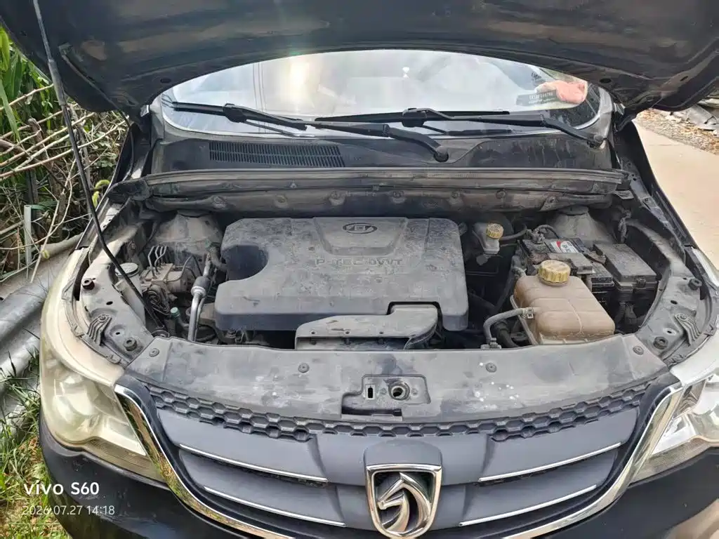 Baojun 730 2015 2014 1.5L Manual Comfort 7-seater