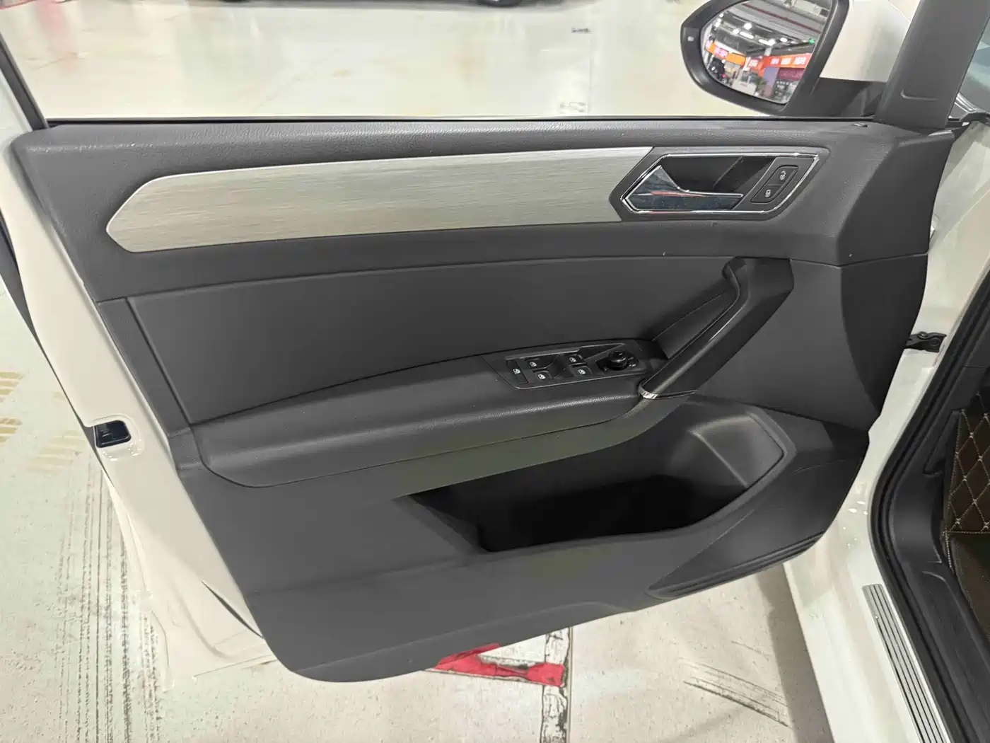 Фото 5 - Volkswagen Touran