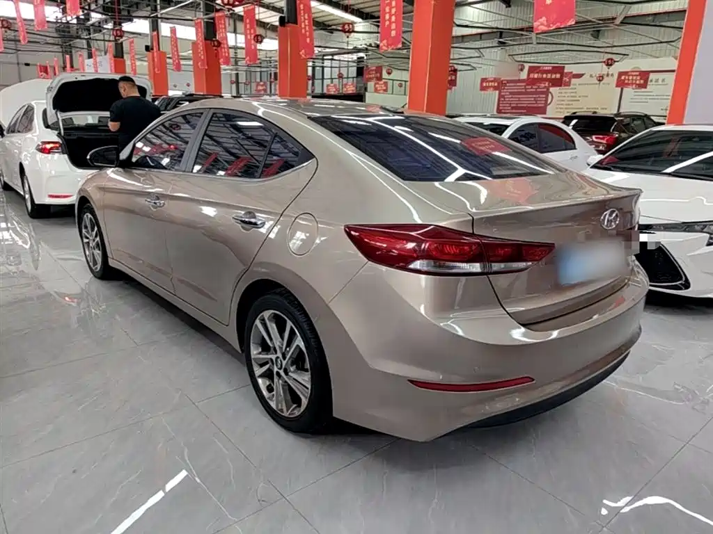 Hyundai Elantra 2016 1.6L Auto Smart·Luxury Edition фото 5