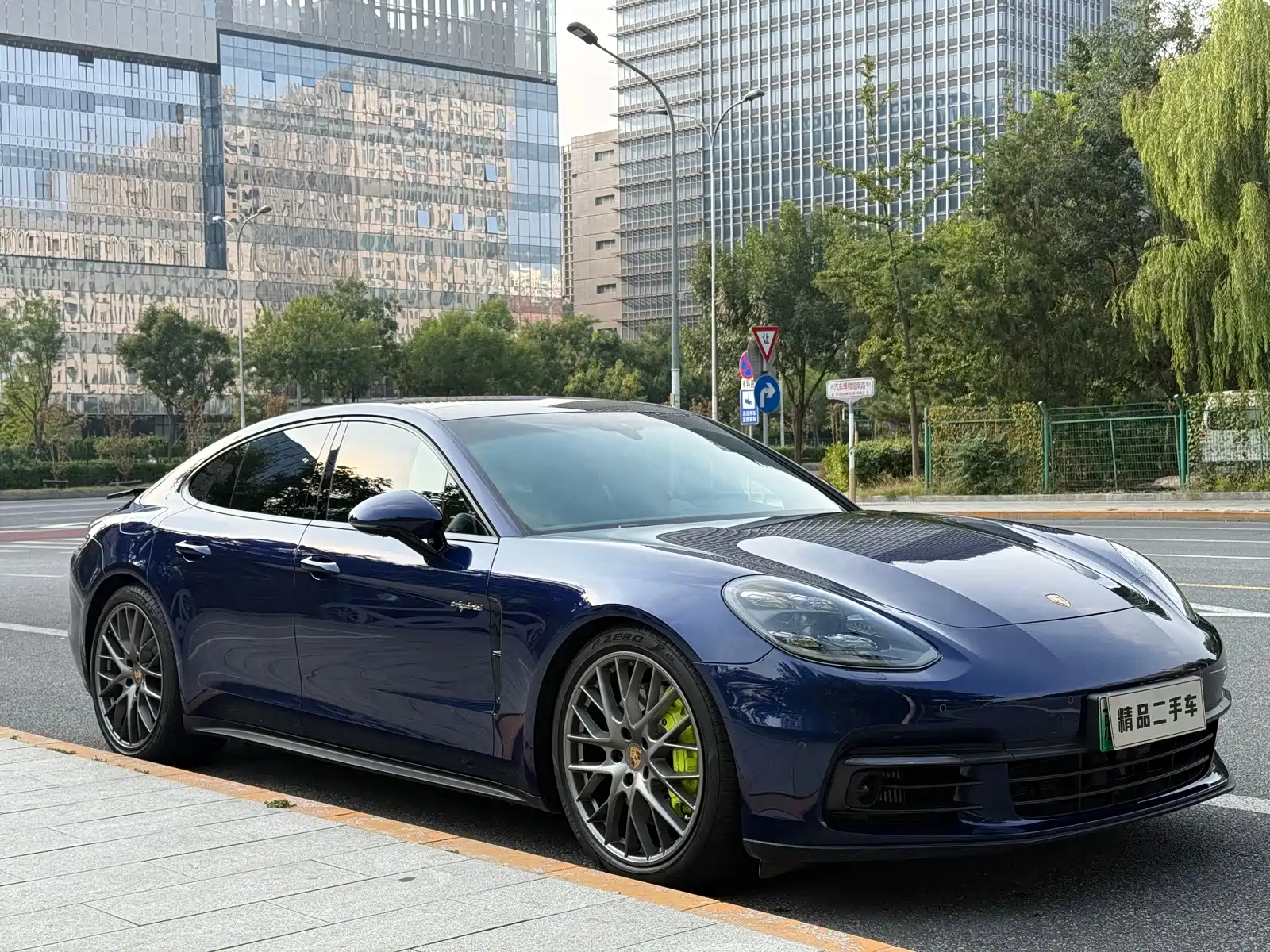 صورة 3 - Porsche Panamera New Energy