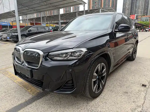 BMW iX3 2023