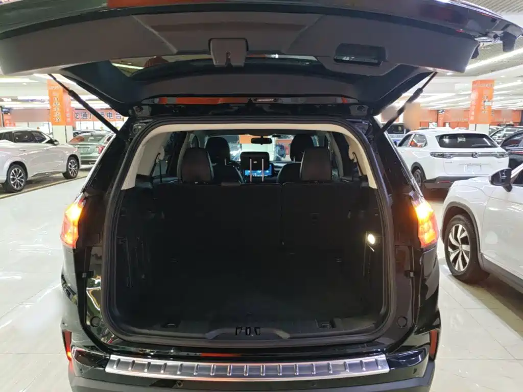 Ford Edge 2022 2021 PLUS EcoBoost 245 FWD Platinum Sharp 5-seater