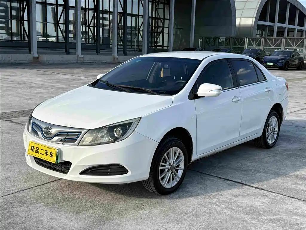  BYD BYD e5 2018 450 Connected Enjoyment