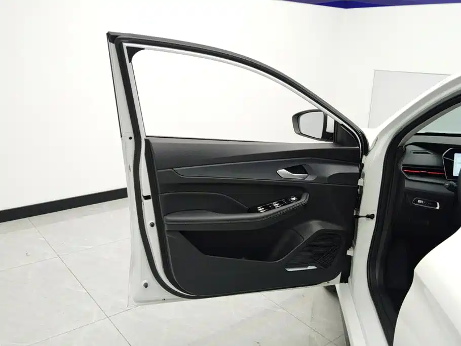 Photo 7 - Geely Binrui